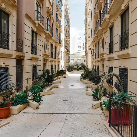 Bh - Three Bedroom *