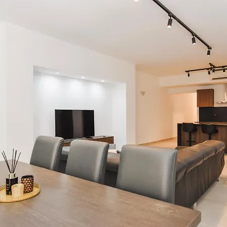 Apartamento Bh - Three Bedroom *