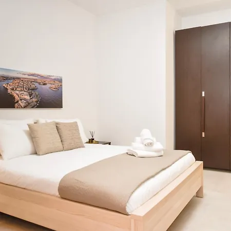 Bh - Three Bedroom *