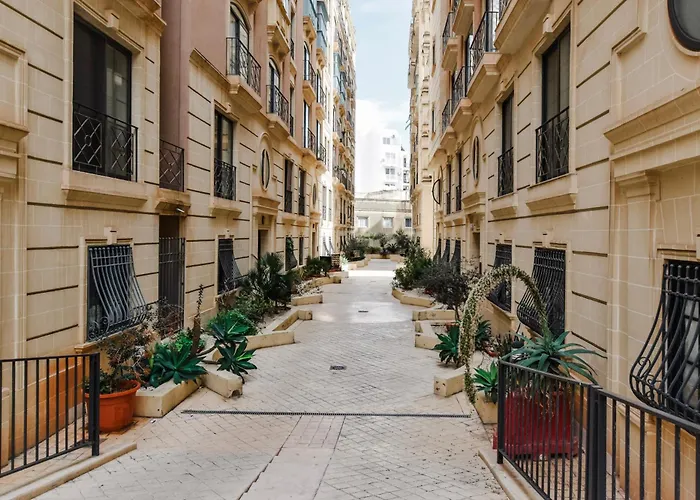 Bh - Three Bedroom *